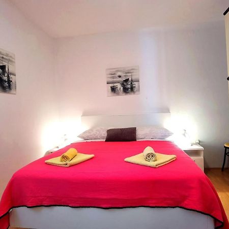 Apartments & Rooms Milena Vodice Extérieur photo