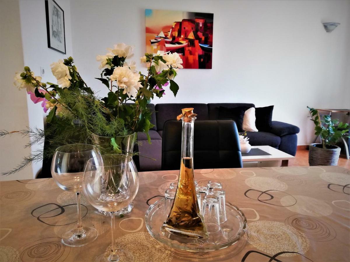 Apartments & Rooms Milena Vodice Extérieur photo